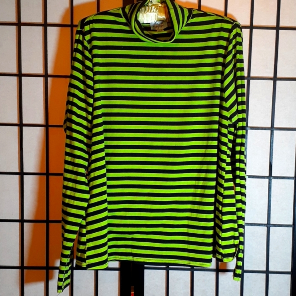 Unique Vintage turtle neck top size 18/2x